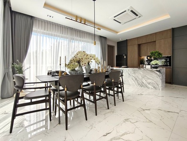 พูลวิลล่าสร้างใหม่ สไตล์โมเดิร์น ในหมู่บ้านวังตาล หางดง