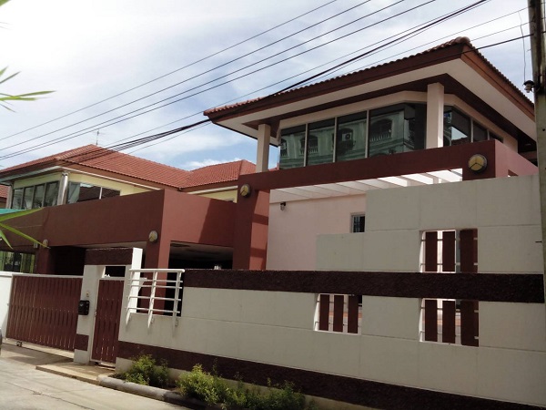 ให้เช่าบ้านเดี่ยว 2 ชั้น 67วา 3 ห้องนอน 3 ห้องน้ำ แอร์ เฟอร์นิเจอร์บางส่วน ถนนอ่อนนุช 44