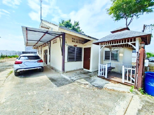 ม.อีสเทิร์นเอเชีย 6.9 กม.150 ตร.ม.น้ำปะปา และ ไฟฟ้า 3 เฟส 2 นอน 2 น้ำ 