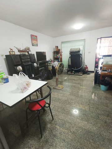 ขายทาวน์เฮ้าส์ 23 ตารางวา  หมู่บ้านเคซี8  ถนนไทยรามัญ  หทัยราษฎร์ คลองสามวา    ZJ165