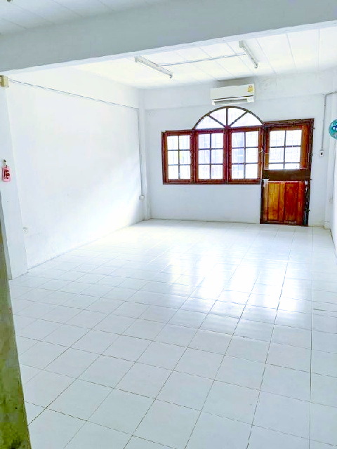 ม.เอเชียอาคเนย์ 5.8 กม.ซ.เพชรเกษม 95-99  รร.สารสาสน์วิเทศหนองแขม 4.2 กม.ให้เช่า 2 คูหา 4 ชั้น 42 ตร.วา.632 ตร.ม. บิ๊กซี อ้อมใหญ่ 2.5 กม.