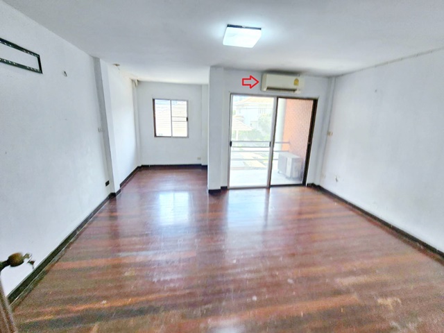 แยกรัชดา ห้วยขวาง MRT สุทธิสาร 899ม.ให้เช่าทาวน์เฮ้าส์ 3.5 ชั้น 25 ตร.วา.310 ตร.ม. ซ.อินทามระ 31-39