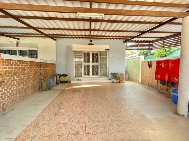 หมู่บ้านแฟมิลี่ซิตี้ทาวน์ 3 นาป่าชลบุรี ทาวน์เฮ้าส์หลังมุม  29  ตรว 3 ห้องนอน 2 ห้องน้ำ 2 จอดรถ