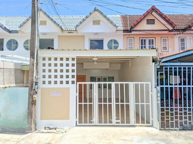 โอกาสดีของผู้มีรายได้น้อย บ้าน 2 ชั้น ใกล้โลตัส ผ่อนถูกกว่าเช่าเพียงเดือนละ 5000 บาท