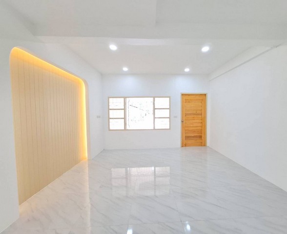 โอกาสดีของผู้มีรายได้น้อย บ้าน 2 ชั้น ใกล้โลตัส ผ่อนถูกกว่าเช่าเพียงเดือนละ 5000 บาท