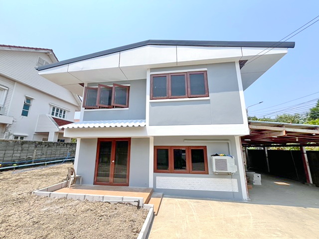 บ้านเดี่ยวใหญ่มาก 2 ชั้น 3-4นอน ให้เช่า 81ตร.วา ใกล้ถ.งามวงศ์วาน 45-49 ม.เกษตรศาสตร์  2.7กม. 244ตร.ม. MRT บางเขน 1.5 กม. ที่จอดรถ 5 คัน