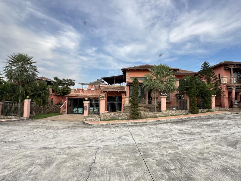 บ้านให้เช่า หมู่บ้าน Ampio Pattaya village 38,000/เดือน รวมค่าส่วนกลางแล้ว อำเภอบางละมุง จังหวัดชลบุรี 