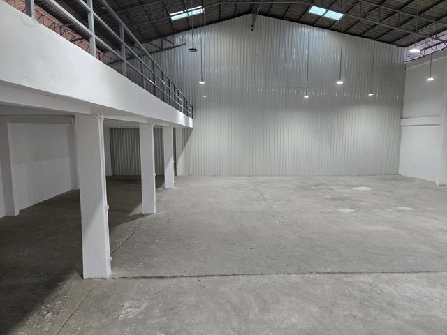 ให้เช่าโกดังที่ดิน 200 ตรว.โกดังขนาด 625 ตารางเมตร  พุทธมณฑลสาย 4 ซ. 4 ตำบล อ้อมน้อย อำเภอกระทุ่มแบน