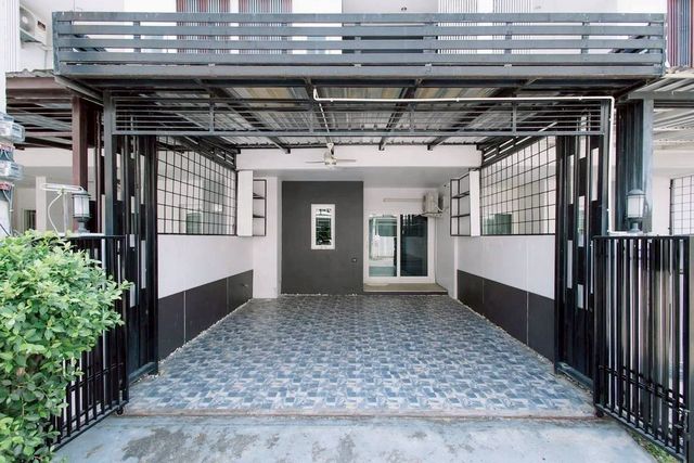 ให้เช่า 17,000 บาท/เดือน ขาย 3.5 ล้าน #ดิเออบาน่า3 ทาวน์เฮาส์ 2 ชั้น  เฟอร์นิเจอร์ครบ พร้อมเข้าอยู่ได้เลย เดินทางสะดวก