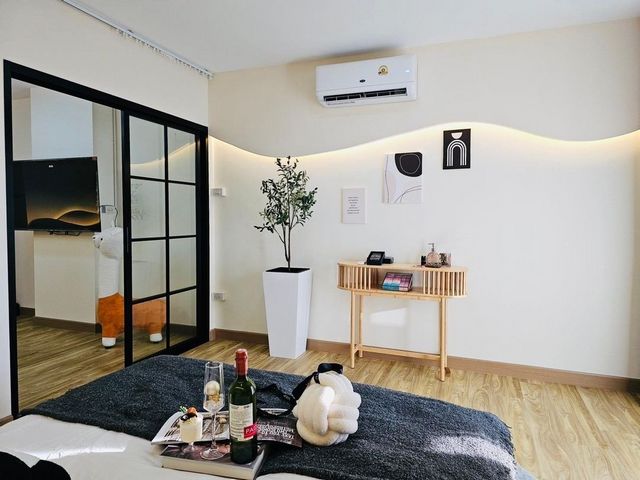 คุ้มมาก!! ขายเพียง 1.39 ล.38 ตรม. SR Complex ห้องใหญ่ #รีโนเวทใหม่ สไตล์ #Minimal ห้องสวยพร้อมอยู่ #ซื้ออยู่เองหรือลงทุนปล่อยเช่าได้