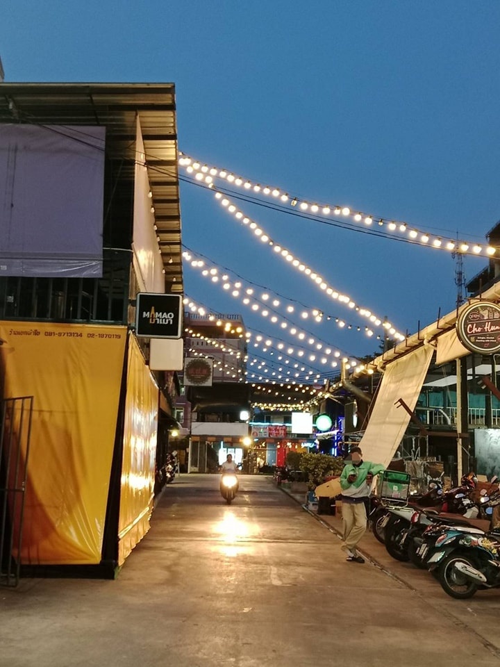 เซ้งร้านนั่งชิว ลาดพร้าว 122 ตลาดมหาดไทย มีลูกค้าประจำ เพียง 200,000 บ