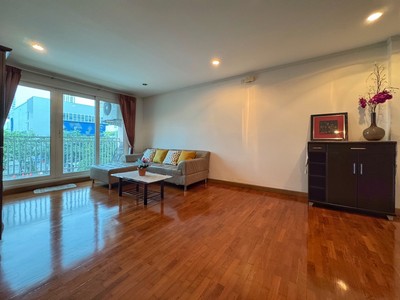 ห้องใหญ่ Low Rise ใจกลางสุขุมวิท วิวไม่บล็อก!! ขายคอนโด บ้านสิริ สุขุมวิท 13 (Baan Siri Sukhumvit 13) 56 .20ตร.ม