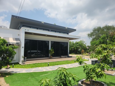 บ้านพร้อมเข้าอยู่ โคราช ใกล้เมืองแต่เงียบสงบ โซน โพธิ์กลาง บ้านชั้นเดียวออกแบบพิเศษ ขนาดใหญ่ พร้อมตอบโจทย์ครอบครัวใหญ่ ผู้สูงอายุ 