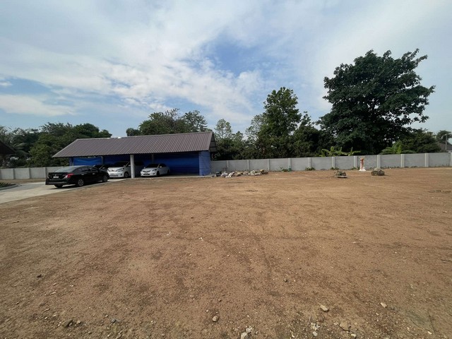 บ้านพร้อมที่ดิน 2 ไร่เศษ ให้เช่าทำธุระกิจ ติดวงแหวนรอบ 2 มีบ้าน3นอน2ออฟฟิต2น้ำ