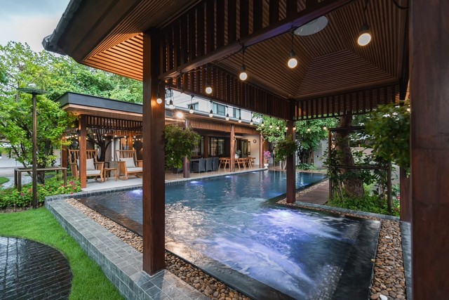 ขายบ้านเดี่ยว3ชั้น295 ตร.ว.ย่านรามอินทราวัชรพลเลียบด่วนสุขาภิบาล5เขตบางเขน พร้อมสระว่ายน้ำพร้อมอยู่