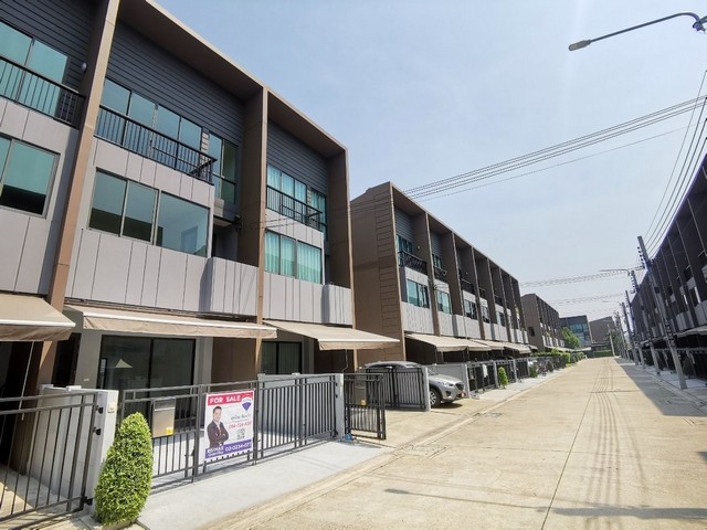 บ้านกลางเมือง THE ERA (ดิ เอร่า) ปิ่นเกล้า-จรัญฯ 20 ตร.วา บ้านใหม่ไม่เคยเข้าอยู่ ติดถนนเลียบทางด่วน