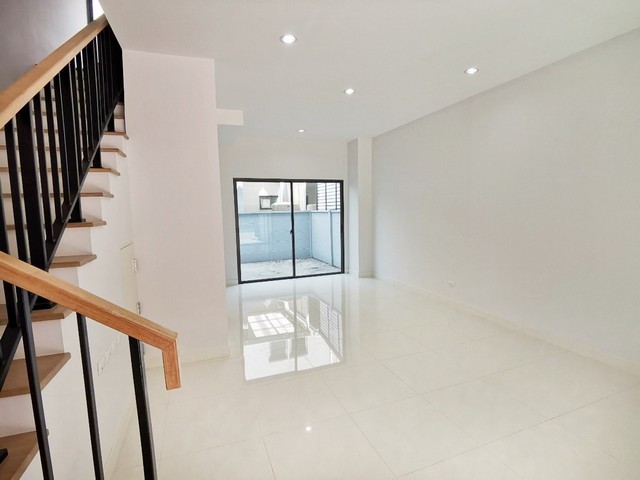 บ้านกลางเมือง THE ERA (ดิ เอร่า) ปิ่นเกล้า-จรัญฯ 20 ตร.วา บ้านใหม่ไม่เคยเข้าอยู่ ติดถนนเลียบทางด่วน