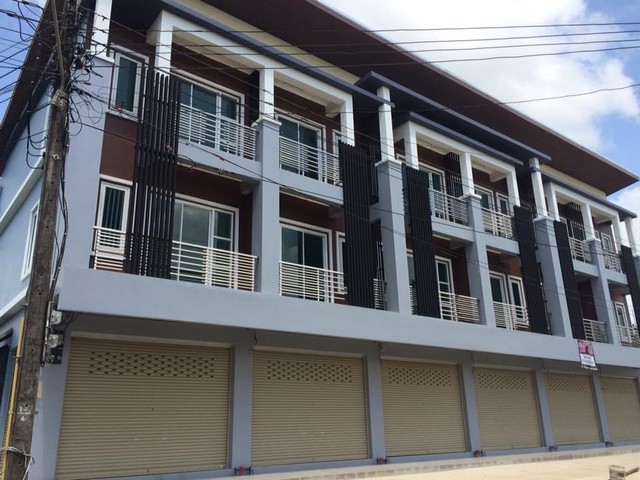 ต้องการขาย อาคาร อาคารพาณิชย์ แม่สอด จ.ตาก 3499999 บ. 3BEDROOM พื้นที่ 22 sq.wa ไม่ไกลจาก เมกาโฮม แม่สอด 60 เมตร และห่างจากสนามบิน 1 กม. โครตถูก