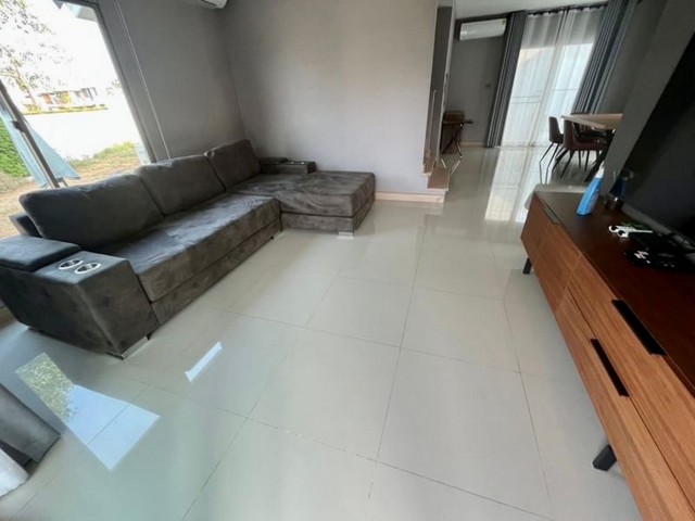 ขายที่นาราคาถูก ใกล้ชุมชน  11-0-06 ไร่  หลังวัดป่าเรไร  บ้านกร่าง ต.บ้านกร่าง อ.เมือง จ.พิษณุโลก   ZK439