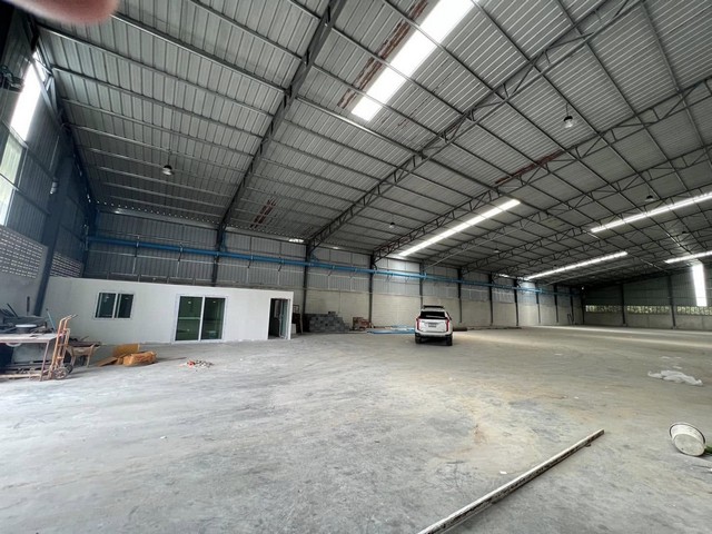 ให้เช่าโกดัง พื้นที่ 1,450 ตรม. ไฟ 3 เฟส ย่านบางกรวย นนทบุรี