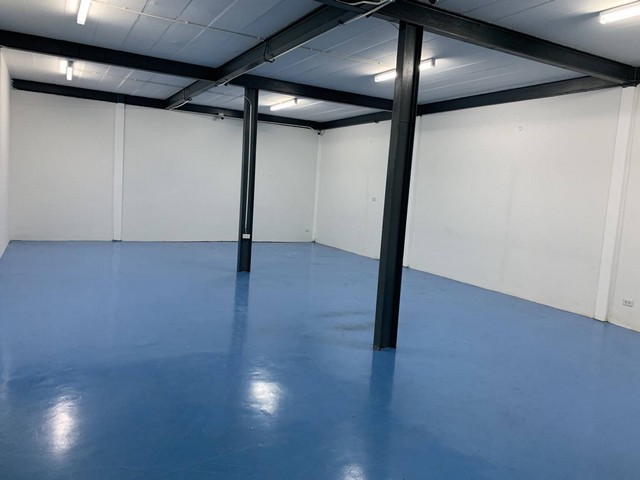 ให้เช่าโกดังพร้อมออฟฟิศ พื้นที่ 400 ตรม. ย่านลาดพร้าว 101 โยธินพัฒนา 3 ใกล้ รร.เลิศล้า