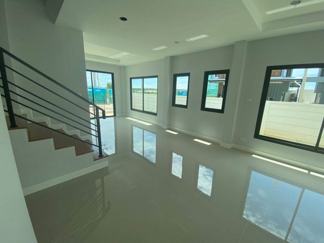 Vายและให้เช่าบ้านเดี่ยว2ชั้น ซอย8 นิคมพัฒนา ระยอง ไม่มีเฟอร์นิเจอร์