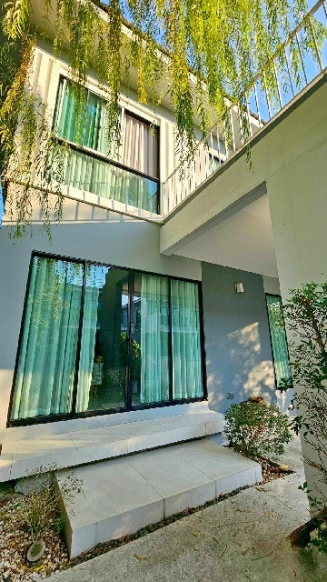 เช่า-ขาย คฤหาสน์ 2 ชั้น 4 นอน 4 น้ำ   51 ตร.วา.200 ตร.ม. รพ.บางปะกงปิยะเวช 3.6 กม ทำเลดี เงียบสงบ โล่ง โปร่ง สบาย