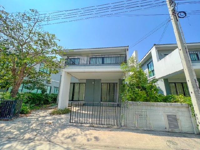  เช่า-ขาย คฤหาสน์ 2 ชั้น นิคมที เอฟ ดี ฉะเชิงเทรา 1.1 กม. PT บางปะกง2 4 นอน 4 น้ำ  สไตล์โมเดิร์น 52 ตร.วา.202 ตร.ม.มีเฟอร์ 