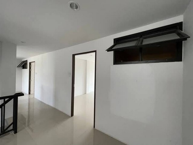 ให้เช่าอาคารพาณิชย์2คูหา ติดถนนหลังแม็คโคร ระยอง ไม่มีเฟอร์นิเจอร์