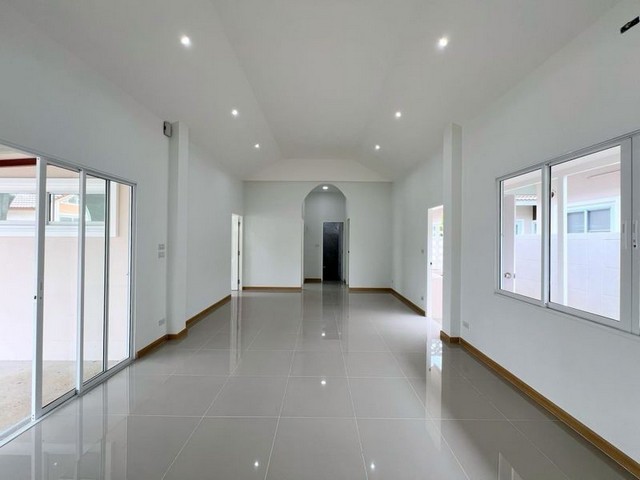 ขายต่ำกว่าราคา บ้านชั้นเดียว สไตล์โมเดิร์น หนองผึ้ง สารภี