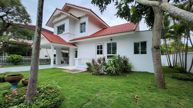 ลดราคาขายบ้านเดี่ยว 2 ชั้น ในโครงการ แลนด์แอนด์เฮ้าส์ แม่โจ้สันทราย