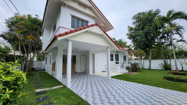 ลดราคาขายบ้านเดี่ยว 2 ชั้น ในโครงการ แลนด์แอนด์เฮ้าส์ แม่โจ้สันทราย