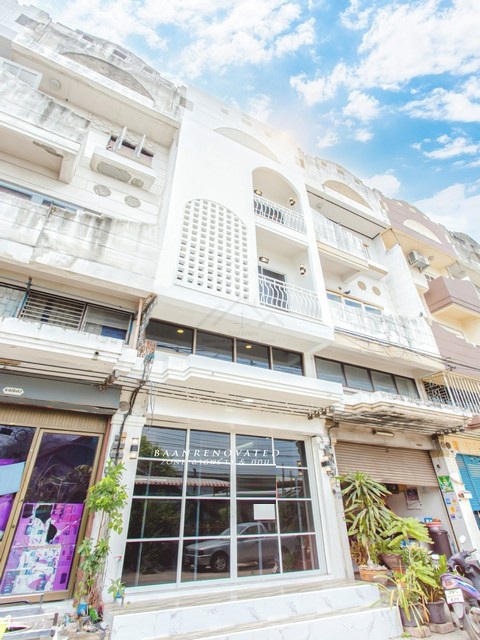 ขายอาคารพาณิชย์ 3.5 ชั้น นวมินทร์ 111 รีโนเวท MINIMAL STYLE ใหม่ทั้งหลัง ใกล้ตลาดปัฐวิกรณ์ ** เหมาะอยู่อาศัย หรือค้าขาย 