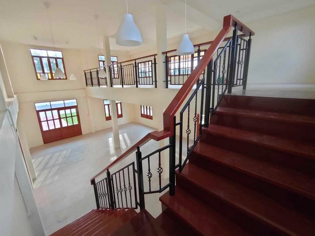 ให้เช่าถูกมาก!! อาคารพร้อมที่ดิน 580 ตร.ว. ทำเลทองการทำธุรกิจ ค้าขาย ร้านอาหาร ใกล้ตลาดบางน้ำผึ้ง อ.พระประแดง