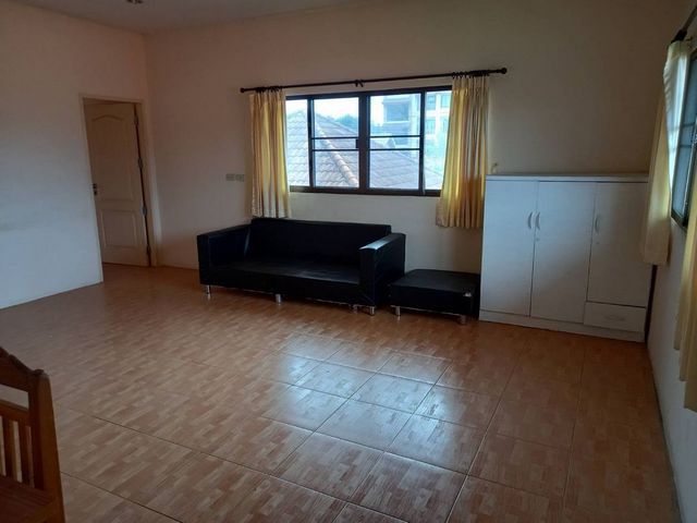 โซนอำเภอเมือง ขาย 4.5 ล.เท่านั้น 96 ตรว. 4 นอน 2 น้ำ บ้าน 2 ชั้น #หนองป่าครั่ง บ้านเนื้อที่กว้างขวาง #รีโนเวทอยู่เองหรือปล่อยเช่าได้