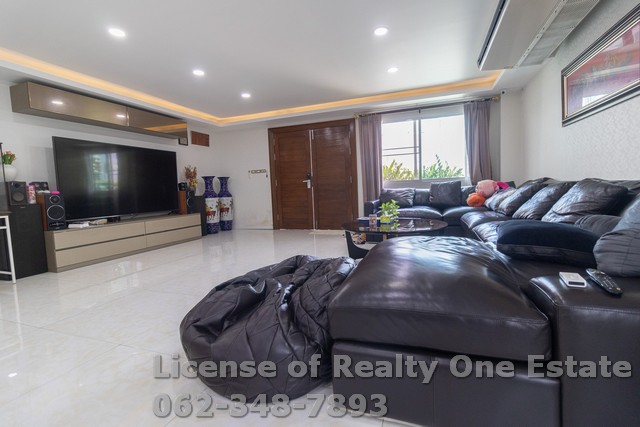 ขายบ้านเดี่ยวหรูหรา หมู่บ้านปรีชาสุวินทวงศ์ ตกแต่งสไตล์ Luxury สร้างเอง พื้นที่เยอะ ฟังก์ชันครบ