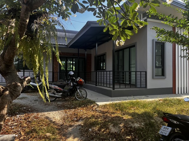 บ้านเดี๋ยว 152 ตรว. ถนนสุขุมวิท ซอยเทศบาล 113 ต. บางปู อ. เมือง จ. สมุทรปราการ