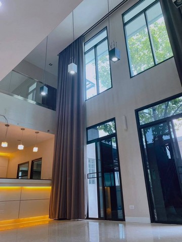 ให้เช่าบ้านเดี่ยว บ้านเปล่า ไม่มีเฟอร์  ทำเลดี ใจกลางเมือง