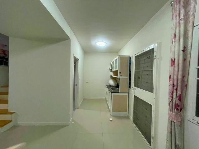 ทาวน์เฮ้าส์ 2 ชั้น สไตล์ Modern 3 นอน 2 น้ำ รร.นานาชาติดราก้อน 2.7 กม.ไม่มีเฟอร์ 24 ตร.วา.200 ตร.ม.7,999 B-M  แยกบางคูเวียง เดินทางสะดวก