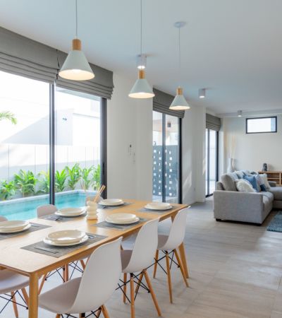 พูลวิลล่าหรู มีเพียง 5 หลัง  ทำเลทอง ด้านหลังกาดฝรั่ง วิลเลจ  และ Outlet Mall เพียง 100 เมตร