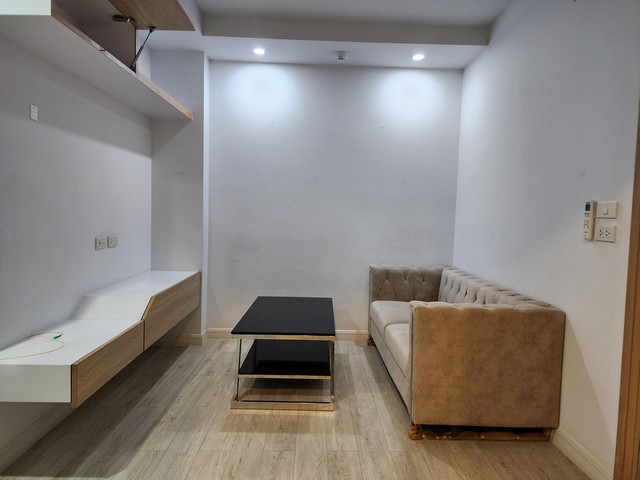 ให้เช่าคอนโด V Condo ศาลายา ตึก V7 ชั้น 5 ห้องมุม วิวสนามกอล์ฟ เงียบสงบ พร้อมอยู่