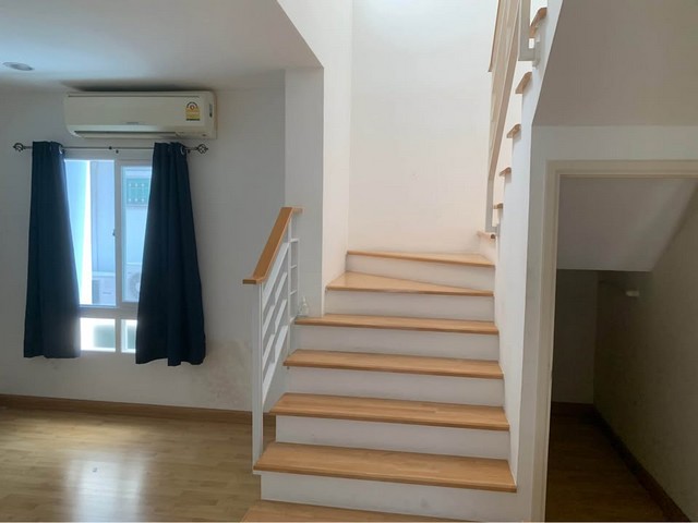 ให้เช่าทาวน์โฮม3ชั้นย่านลาดพร้าวเลียบด่วนประดิษฐ์มนูธรรมใกล้MRTลาดพร้าว71ทาวน์อินทาวน์