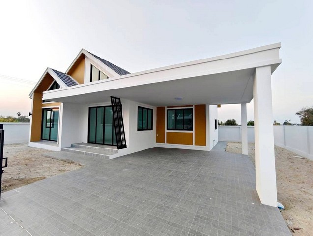 ขายบ้านเดี่ยวปลูกสร้างใหม่เพิ่งเสร็จ 85 ตารางวา พร้อมสุขภัณฑ์ครบถ้วน ต.บ้านบึง อ.บ้านบึง จ.ชลบุรี