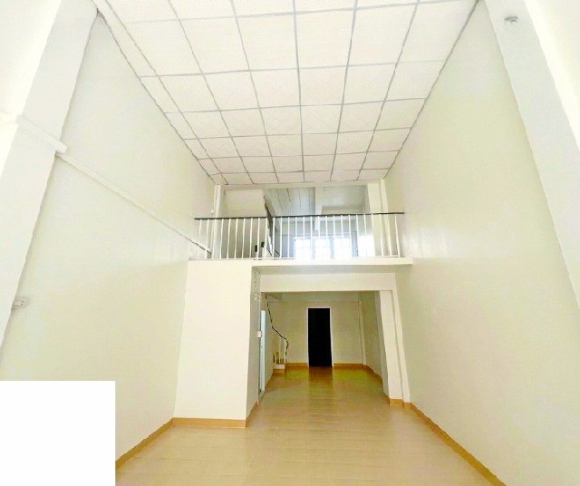 โลตัส พิษณุโลก 1.8 กม. ม.พิษณุโลก 1.9 กม. ให้เช่าอาคารพาณิชย์ 3.5 ชั้น 2 คูหา ติดถนนมิตรภาพ 36 ตร.วา.432 ตร.ม.3 น้ำ