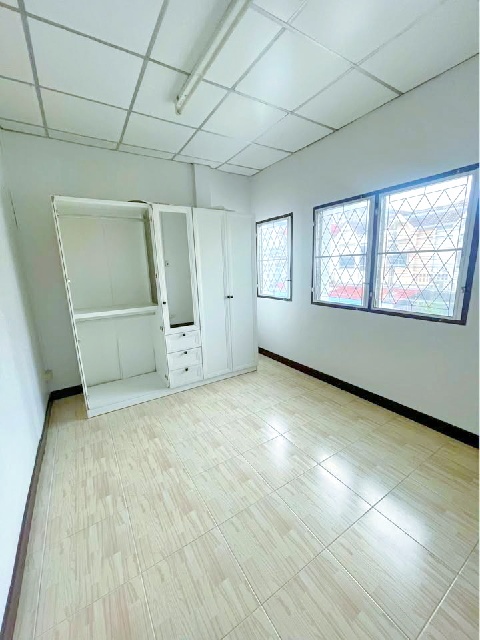 รีโนเวทใหม่ 3 นอน ราชภัฏจันทรเกษม 3.8 กม ทาวน์เฮาส์ 2 ชั้น  2 น้ำ 22ตร.วา.162 ตร.ม.ม