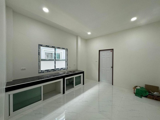 บ้านเดี่ยวขาย อยู่ซอยบุญสมทบเจริญยิ่ง ตำบลโป่ง อำเภอบางละมุง จังหวัดชลบุรี