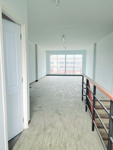 อาคารพาณิชย์ 3.5 ชั้น ติดถนน โครงการ J.S.P. City สุขุมวิท–แพรกษา ราคาพิเศษที่สุดในโครงการ