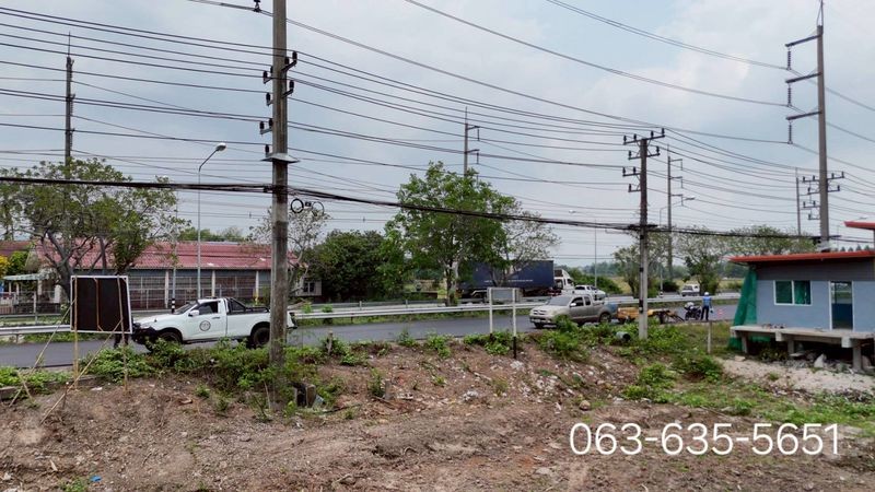 ขายที่สวยติดถนนสี่เลน เส้นสุวรรณศร ใกล้ อบต.พรหมณี ต.พรหมณี อ.เมืองนครนายก เหมาะทำธุรกิจ ค้าขาย หรืออยู่อาศัย การเดินทางสะดวก