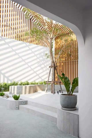 บ้านเดี่ยวดีไซน์สวย ทำเลดี พัฒนาการ65 โดดเด่น ออกแบบให้มีความเป็นส่วนตัว ทำเลดี พัฒนาการ65 พร้อมเฟอร์ และเครื่องใช้ไฟฟ้า