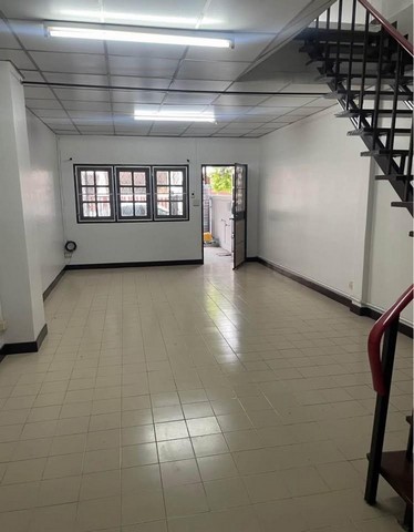 ให้เช่าทาวน์โฮม 2 ชั้น 20 ตรว. ย่านลาดพร้าว 71 โชคชัย 4 เขตวังทองหลาง เดินทางสะดวก